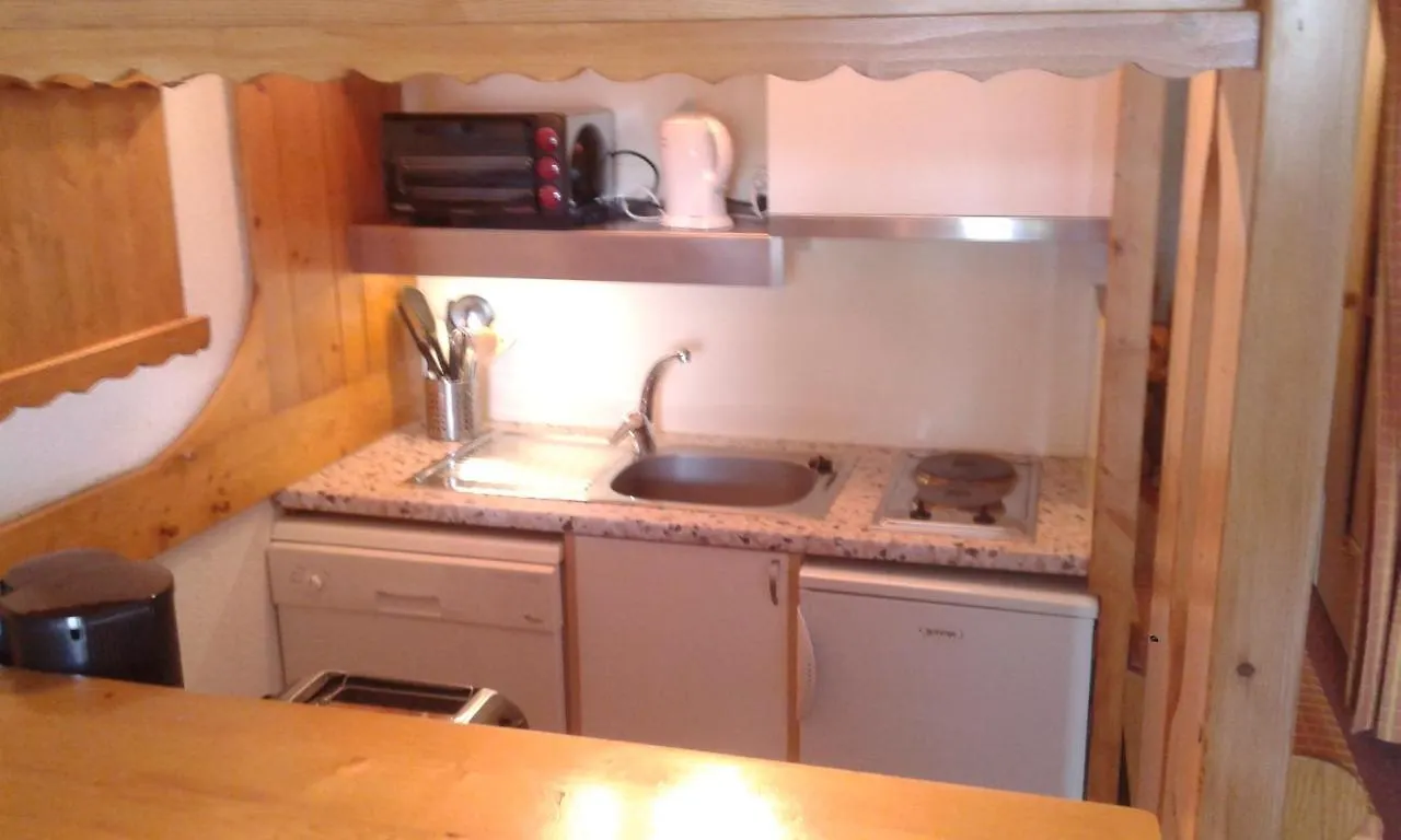 Les Lauzieres: Alpine Retreat with Scenic Views Apartment Les Arcs